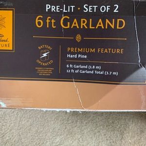 WINTER WONDERLAND. Set of 2 - pre-lit 6ft Garlands. Hard Pine.